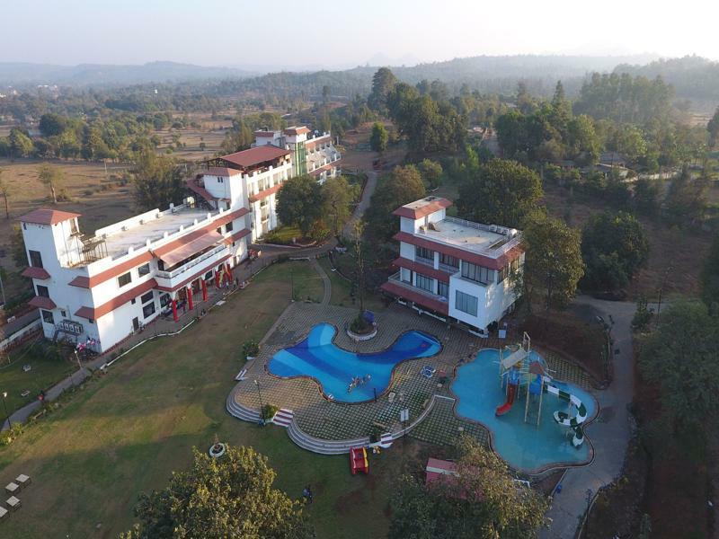 Khanvel Resort Silvassa Exteriör bild